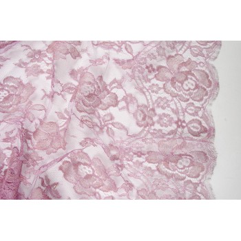 Шантильи с розамив пастельном розовом цвете