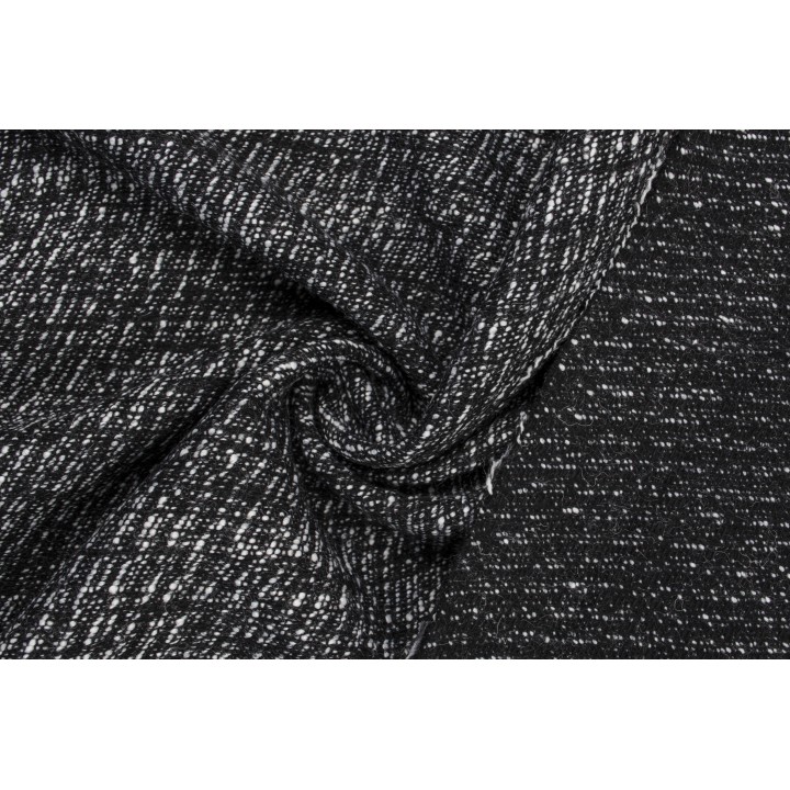 Тонкая шерсть - букле с переплетением черных и белых нитей