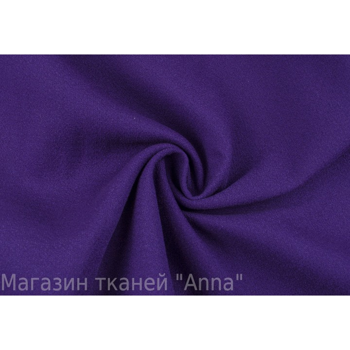 Фиолетовая плательная ткань с креповой текстурой