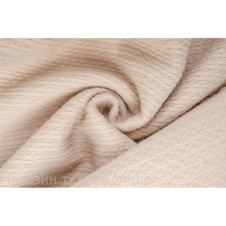 Бледно-розоая пальтовая ткань с эффектом вязаной поверхности