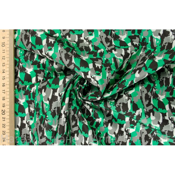 Гладкая плащевая ткань с принтом "милитари" в зеленых тонах