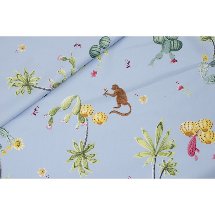 Плотная хлопковая ткань - мартышки, кактусы и пальмы на нежно-голубом фоне