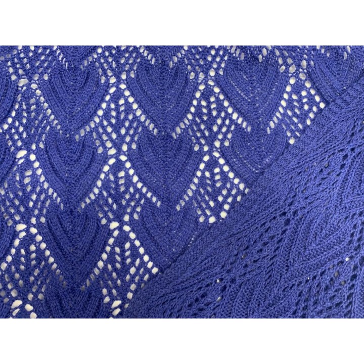 Вязаное полотно синего цвета