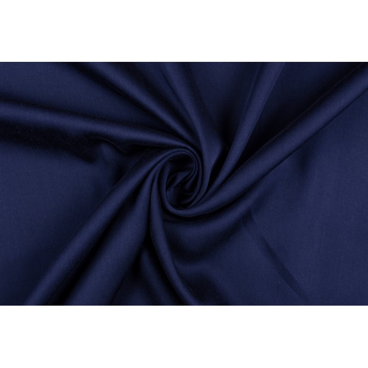 Темно-синий штапель для одежды - гладкая и плотная ткань