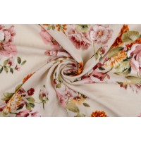 Розы на нейтральном персиковом фоне штапельной ткани